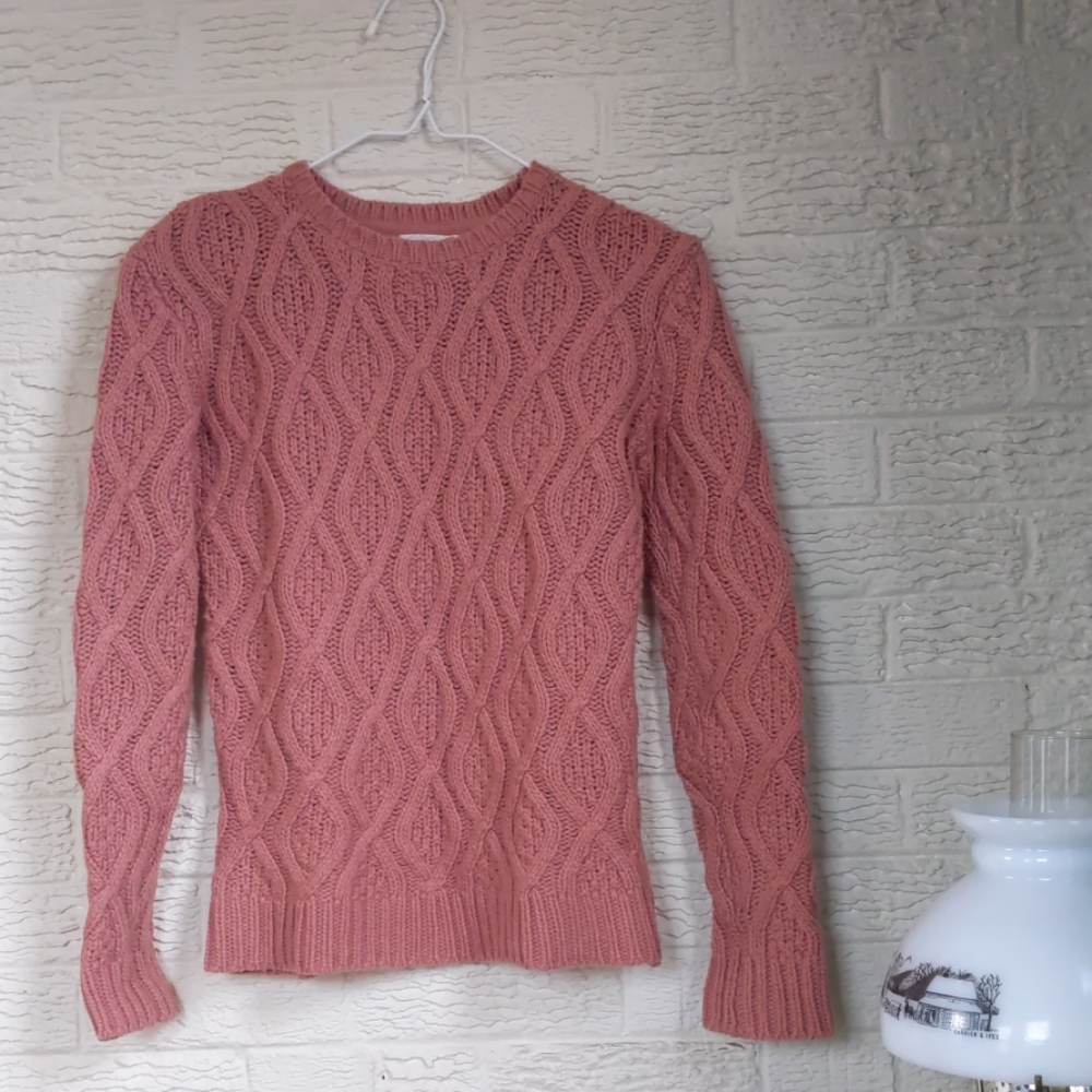 Ruby Moon cable knit rose sweater - Picture 1 of 4